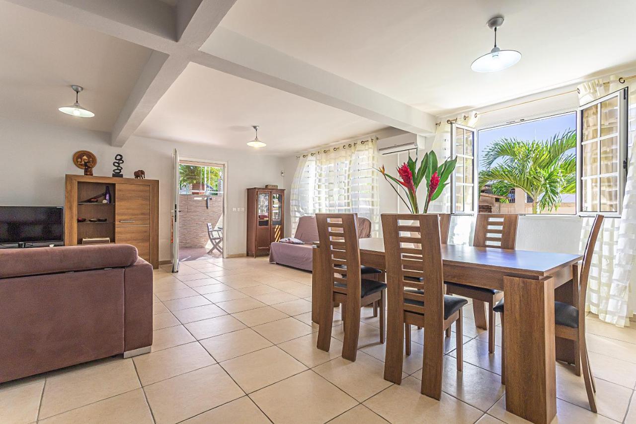 Chez Gerty Et Jocelyn Apartman Le Moule Kültér fotó