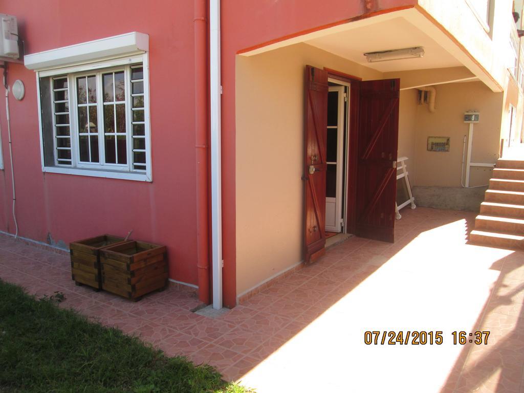 Chez Gerty Et Jocelyn Apartman Le Moule Szoba fotó